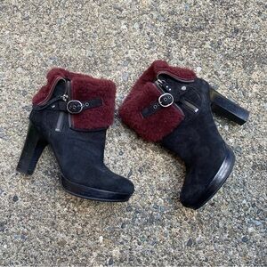 UGG AUSTRALIA Scarlett Ankle Cuff Boots size 7.5